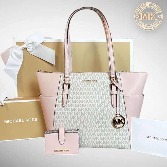 Michael Kors Handbags - FINAL PRICE ❗️Michael Kors Charlotte Large Logo Zip-Top Tote Bag & Card Case